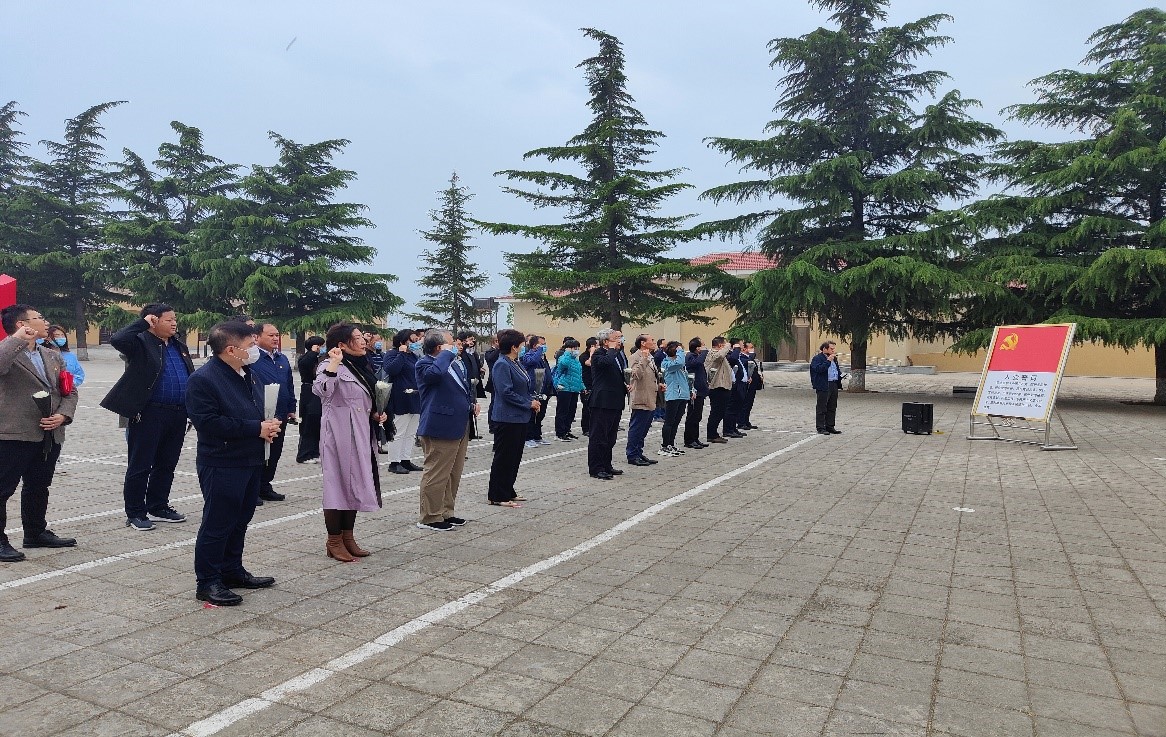 2021年4月21日黨支部組織赴富平開展“站在建黨百年的歷史節(jié)點(diǎn)上，重溫入黨誓詞”為主題的紀(jì)念活動(dòng)